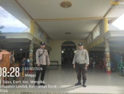 Samapta Polsek Menyuke Lakukan Pengamanan Ibadah Misa Ke Gereja Santo Agustinus dan Santo Matias Darit