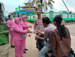 Polsek Menukung Berbagi Keberkahan Ramadhan