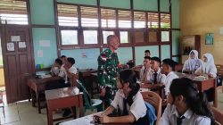Perkuat Nasionalisme di Tapal Batas, Babinsa Puring Kencana ‘Bakar’ Semangat Siswa SMPN 01 Sui Antu