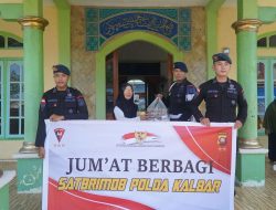 Satbrimob Polda Kalbar Konsisten Gelar Jum’at Berbagi, Pererat Kedekatan dengan Masyarakat