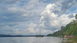 PETI di Sungai Kapuas Terkuak: Oknum DPRD Sekadau Inisial H Diduga Terlibat, Sikap Kapolres di pertanyakan,??