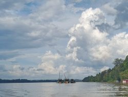 PETI di Sungai Kapuas Terkuak: Oknum DPRD Sekadau Inisial H Diduga Terlibat, Sikap Kapolres di pertanyakan,??