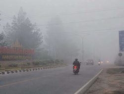 Kabut Tebal Selimuti Pangkalan Kerinci, Ini Penjelasan BMKG