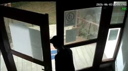 Tabung Gas 3 Kg di Kelurahan Hilir kantor Putussibau Utara Hilang, Aksi Terduga Pelaku Terekam CCTV