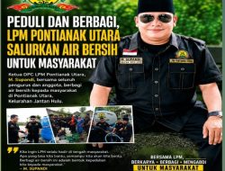 Peduli Kebutuhan Warga, M. Supandi Bersama LPM Pontianak Utara Salurkan Air Bersih