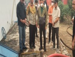 Semoga Aksi heroik PT Sinar Inti Matan Kirim 5.000 Ton Air, Jadi Bekah” Tapi di Akhir Acara Ada Pesan Menohok Buat Pemkot Soal Nasib Damkar  Pontianak NADIBERITA.ID//